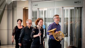 Udsat musik.