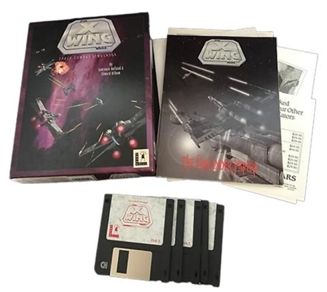 Titel: Star Wars X-Wing fysisk udgave med æske, boghæfter og fem disketter - Beskrivelse: Star Wars X-Wing fysisk udgave med æske, boghæfter og fem disketter